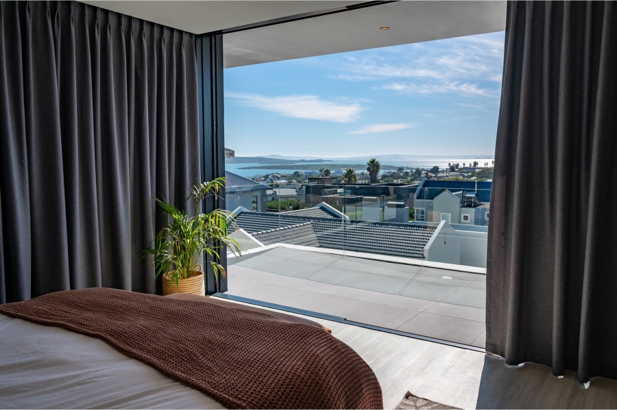6 Bedroom Property for Sale in Myburgh Park Western Cape